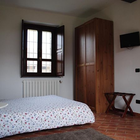 Agriturismo Cascina Mora Pavía Habitación foto