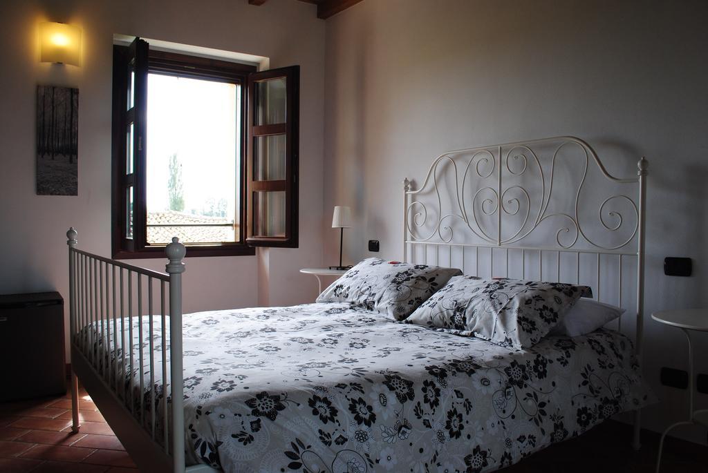 Agriturismo Cascina Mora Pavía Habitación foto